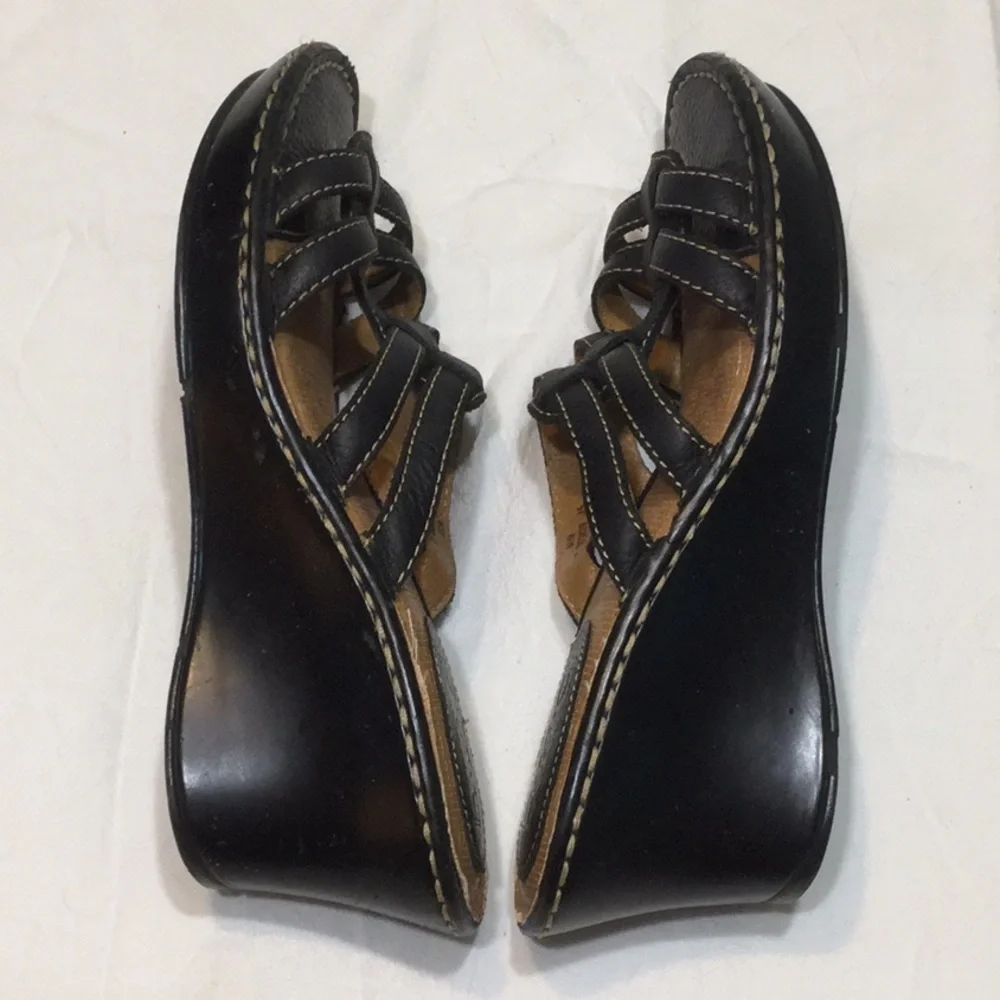 b.o.c. Black Leather Wedges​